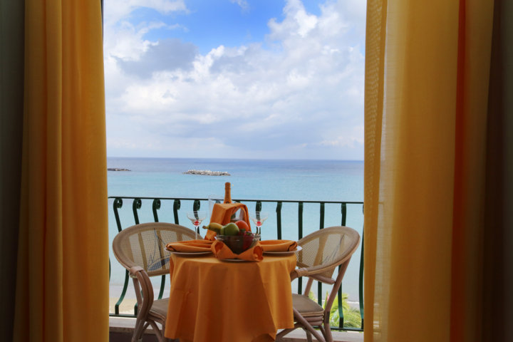 Immagine 1 della camera CAMERA SUPERIOR VISTA MARE FRONTALE